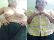 Desi Girl Shows Her Boobs and Pussy