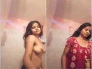 Desi Girl Shows Her Boobs
